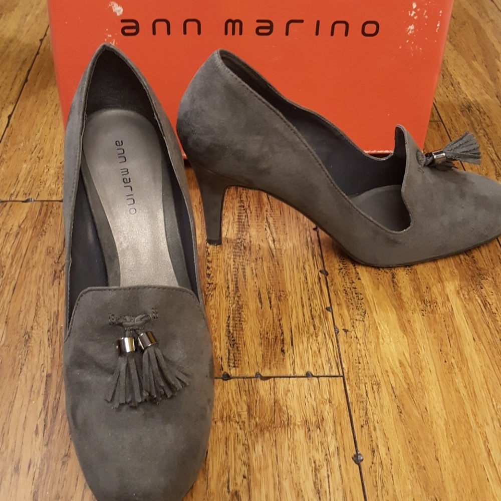 Ann marino gray closed toe heel